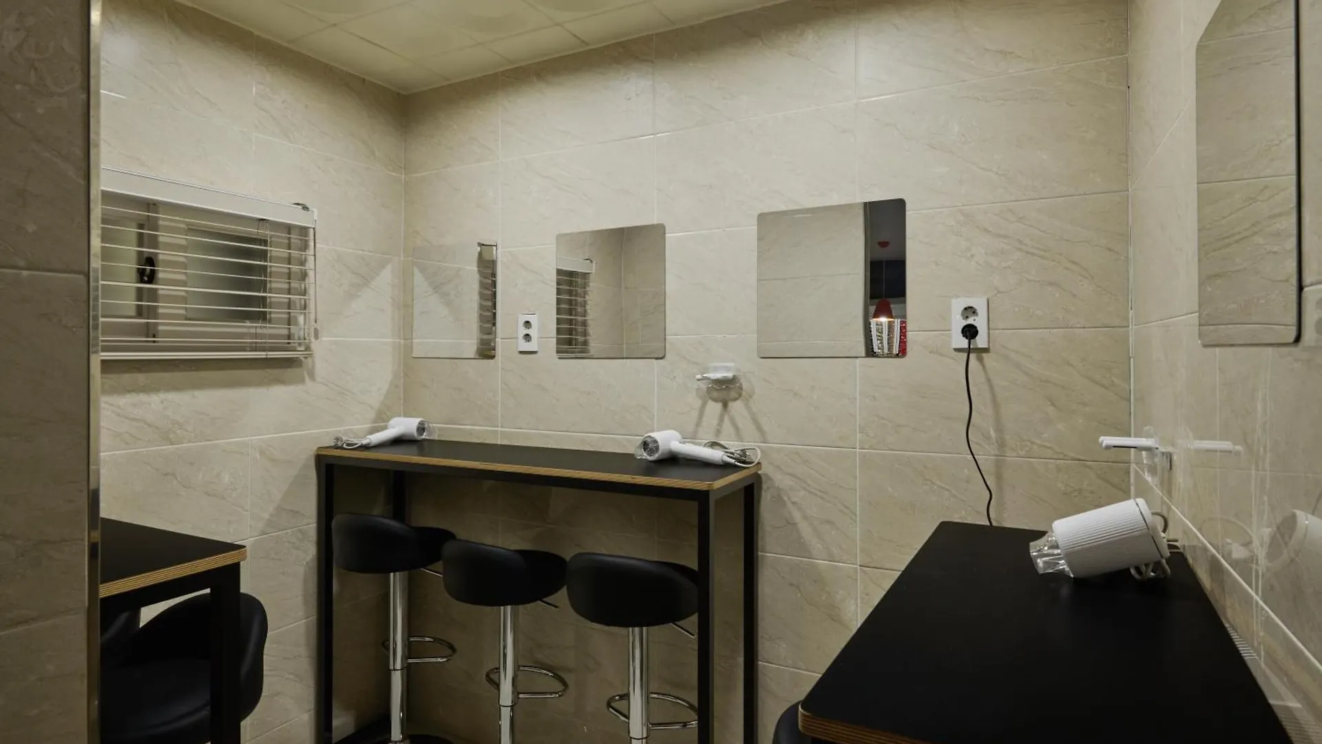 Half Rest Hostel Jongno Insa سيول كوريا الجنوبية