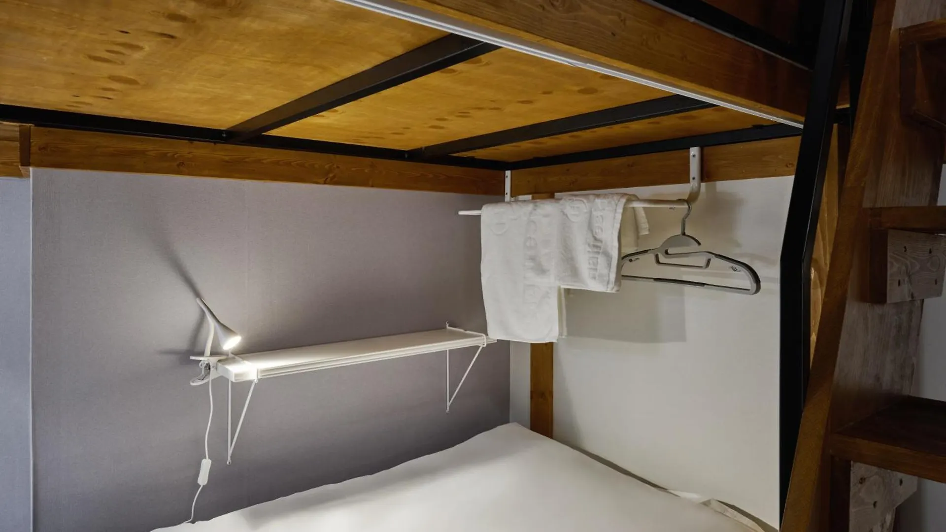 Half Rest Hostel Jongno Insa 首爾