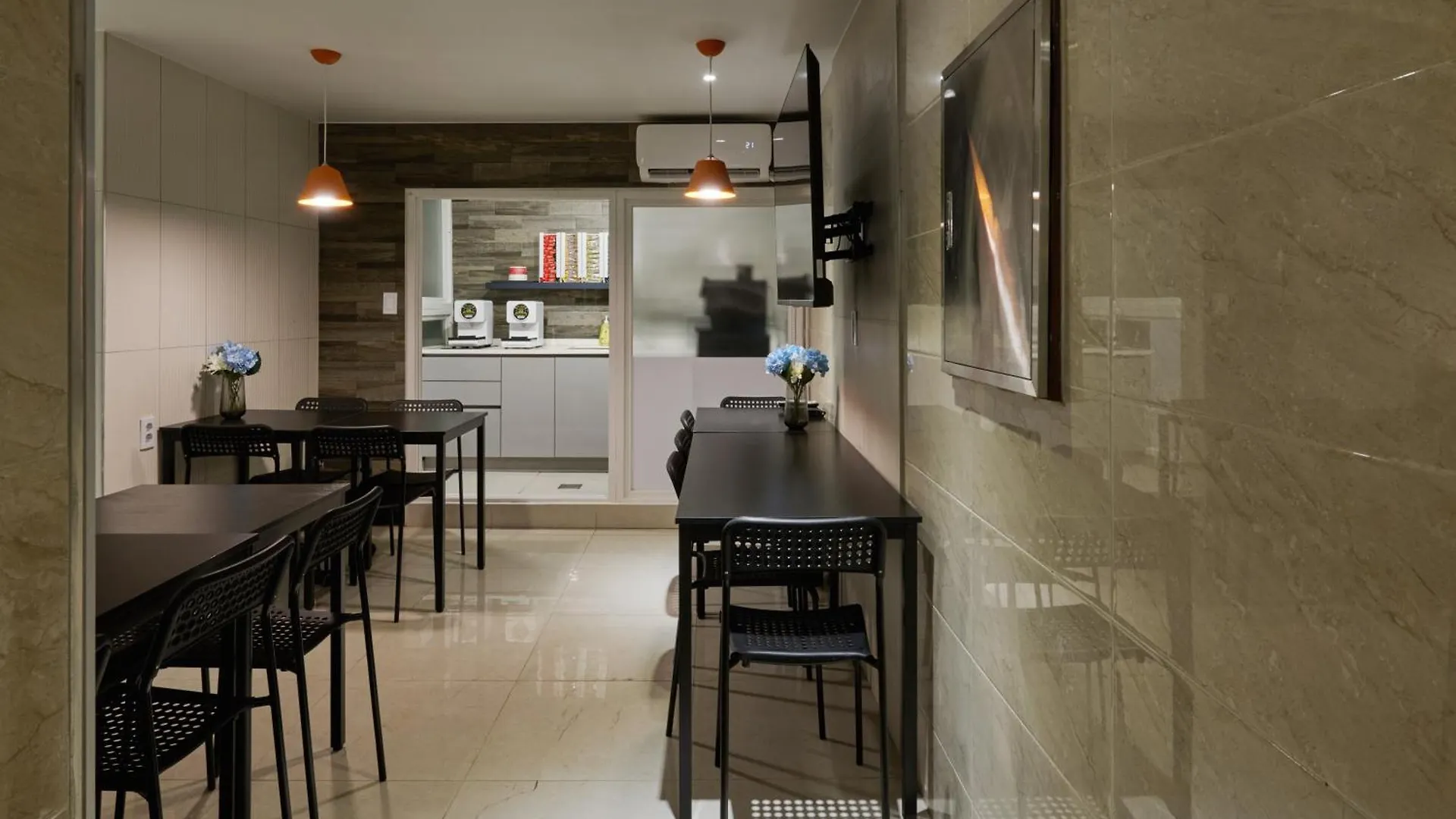 Half Rest Hostel Jongno Insa 首爾